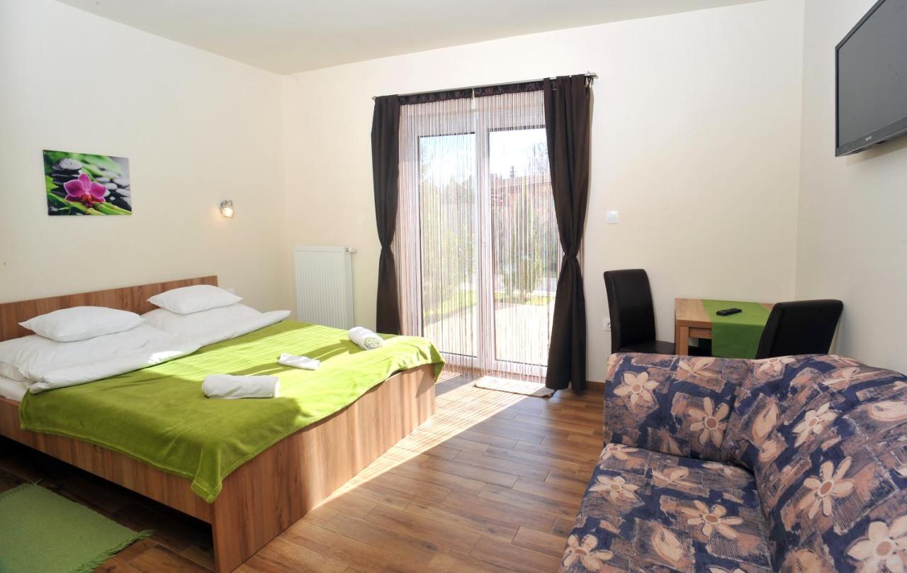 Cserkeszem Panzio Hotel Cserkeszolo Ngoại thất bức ảnh